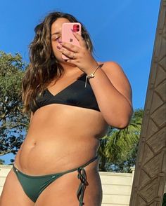 Real Bodies On The Beach, Normal Body Type Aesthetic, Swimwear For Chubby, Realistic Body Types Aesthetic, Normalize Real Bodies, Mid Size Bodies, Beach Poses For Chubby, Body Positive Photography, Real Bodies