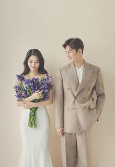 Wedding inspo Wedding Dress Korean Style, Wedding Dresses Korean, Wedding Korea, Pose Prewedding, Korean Wedding Dress