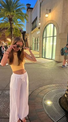 Boardwalk Outfit, Flowy Pants Outfit, Night Pic, Spain Outfit, Greece Outfit, Florida Outfits, Outfits For Mexico, Beachy Outfits