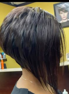 70 Yr Old Hairstyles, Short Aline Bob, Short Haircuts Ideas, Short Bob Pixie, Stacked Haircuts, Bob Pixie, Stacked Hair