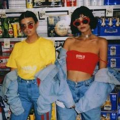 Looks Pinterest, 90’s Aesthetic, Grunge Look, 90s Aesthetic, Outfit Trends, Vintage Diy, Moda Vintage, How To Pose, Look Vintage