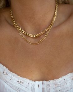 Minimalist Curb Chain Necklace For Layering, Dainty Curb Chain Jewelry For Layering, Trendy Delicate Snake Chain Necklace Gift, Dainty Jewelry With Curb Chain, Delicate Box Chain Jewelry For Everyday, Everyday Curb Chain Charm Necklace, Trendy Everyday Delicate Snake Chain Necklace, Everyday Trendy Delicate Snake Chain Necklace, Gold Curb Chain Jewelry For Layering