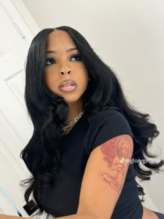 Long Hair Aesthetic Black Women, Chinese Hairstyle Black Women, Cute Low Maintenance Hairstyles, Middle Part Black Women, Long Lasting Hairstyles For Black Women, 90s Black Hair, Jet Black Hair Black Women, Straight Wig Black Women, Photoshoot Hair Ideas