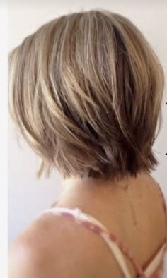 Short Shag Straight Hair, Tapered Bob Haircut, Chin Length Haircuts For Fine Hair, Shaggy Bob For Fine Hair Over 50, Hair Refresh, Fine Flat Hair, Hair Styles Ideas, Shorter Hair