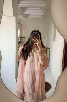 Creative Snaps, Trending Summer Nails, Muslimah Photography, Pinterest Wardrobe, Desi Outfits, Outfits Indian, Girly Dp, Iqra Aziz, Desi Humor