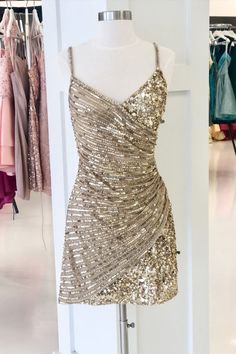 2021 champagne sequined short homecoming dress with straps #homecomingdressesshort#hocodresses Tight Homecoming Dress, Sequin Homecoming Dress, Mini Prom Dresses, Long Sleeve Prom, Two Piece Homecoming Dress, Short Party Dress, Lace Homecoming Dresses, Short Prom Dress, Short Cocktail Dress