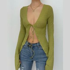 Self Tie Crop Top, Earthy Outfits, Mode Boho, Flare Long Sleeve, Tie Crop Top, Mode Vintage, Mode Inspiration, Lookbook Outfits, Flared Sleeves