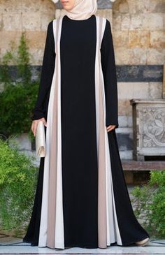 Hijab Gown, Girls Velvet Dress, Fesyen Islam, New Hijab, Abaya Fashion Dubai, Arabian Dress, Model Gamis, Niqab Fashion, Fashion Walk