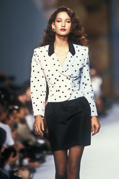 Mode Chanel, Runway Outfits, Claudia Schiffer, Famous Models, Naomi Campbell