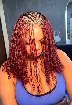 #boxerbraids #protectivestyles #bohobraidstyle Burgundy Long Bob, Short Boho Braids With Color, Burgundy Fulani Braids, Burgundy Braids For Black Women, Burgundy Braids, Vacation Braids, Burgundy Box Braids, New Braided Hairstyles, Cornrows Natural Hair