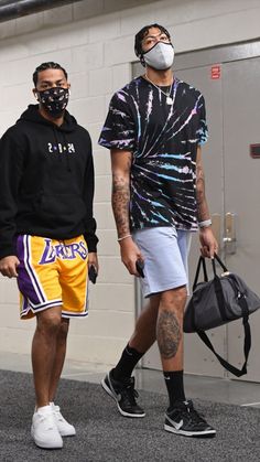 Anthony Davis Outfit, Karl Towns, Lakers Shorts, Black Men Fashion Urban, Outfit Hombre, Nba Outfit, Nba Fashion, Mens Shorts Outfits, Black Men Fashion Swag