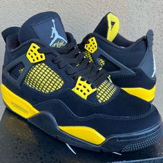 Jordan 4 Retro " Thunder " 2023 $280 Size: 7.5m Condition: New / Tried On Box Condition: 10/10 Og All Buyer Can See Proof Of Authenticity Smoke Free Home Jordan 4 Retro Thunder, Ninja Mask, Thunder 4s, Sneaker Outfits, Yellow Sneakers