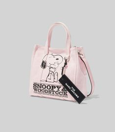 Snoopy Purse, Snoopy Bag, Snoopy Items, Snoopy Gifts, Marc Jacobs Tote, Unique Purses, Fancy Bags, Coach Horse And Carriage Tote, Cute Backpacks