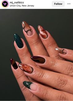 Fallish Nail Ideas, Earthy Fall Nails, Nail Inspo Creative, Fall Nails Unique, Goth Nail Inspo Short, Fall Grunge Nails, Fall Nail Designs Black Women, Nail Art Fall 2024, Fall 24 Nails