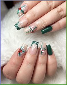 Step into the New Year with style - explore chic and sparkling nail designs! Christmas Nail Green And Red, Christmas Nails 2023 Red And Green, Green And Red Christmas Nails, Nails Natal, Black Matte Acrylic Nails, Red And Green Christmas Nails, Green Christmas Nail Designs, Wonderland Nails, Matte Acrylic Nails