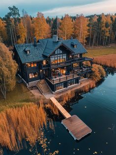 Water's Reflections Houses By Water, House In The Middle Of Nowhere, River House Exterior, Waterside House, Luxury Outdoor Spaces, Dream House Bedroom, House Lake, Rustic Exterior, Gorgeous Houses