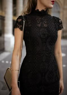 Cocktail Wedding Attire, Beautiful Black Dresses, Black Lace Shorts, Cocktail Dress Wedding, Wedding Black, Mode Boho, Moda Chic, Cocktail Attire, Fashion Hacks