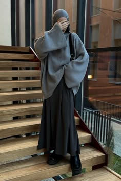 Hijabi Outfit Ideas Winter, Hijab Fashion Autumn, Hijab Winter Outfit, Grey Modest Outfit, Hijabi Outfits Autumn, Hijabi Fashion Modest, Hijabi Fall Fits, Hijabi Outfits With Skirts, Hijab Outfit Ideas Winter