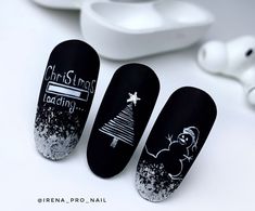 Christmas Nails With Black, Winter Nails Black, Black Winter Nails, New Year Manicure, Navidad Nails, Black Christmas Nails, Nails For 2023, Nail Noel, Winter Nail Art Designs