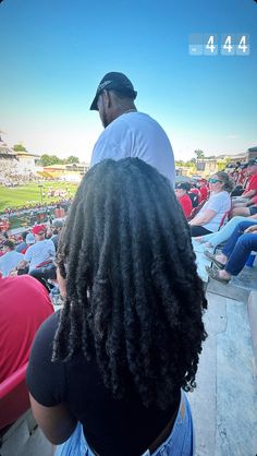 #locs #jammin #blackgirls #starterlocs #HBCU #afrolatina Locs Colors, Locs Black Women, Cute Dreads