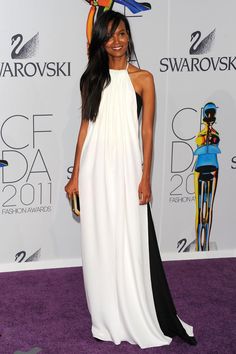 Liya Kebede, Cfda Fashion Awards, White Halter Dress, Prom Dresses 2019, White Prom Dress, Beautiful Prom Dresses, Hollywood Fashion, Black White Dress