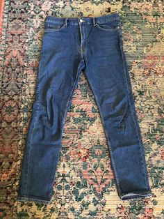 Jeans are a size 31. Fit true to size Slim Jeans, Gender Neutral, H&m, Adult Outfits, United States, Ships