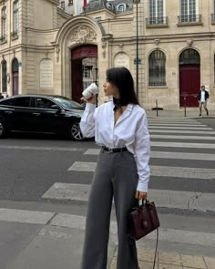 Lawyer Outfit Women Summer, Fancy London Outfits, Business Casual Outfits Layers, Business Casual Outfits For Conference Women, Modern Office Fashion, Sales Outfits For Women, Work Office Outfits Women, Professional Skirt Outfits, Law Internship Outfits