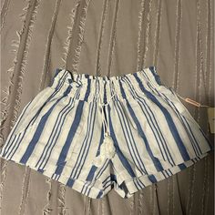 Perfect Shorts For The Summer!! Beachy Girl, Girl Shorts, Lululemon Hotty Hot Shorts, Hotty Hot Shorts, Midi Denim, Corduroy Shorts, Nike Running Shorts, Track Shorts, Jeans For Short Women