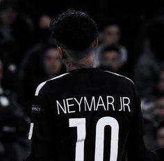 the back of a basketball player's jersey that says neymar jr