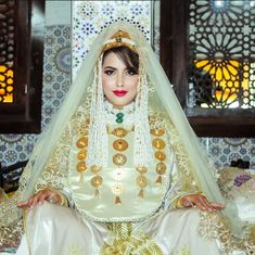 Moroccan Weddings, Moroccan Traditional Dress, Morocco Culture, Costumes Around The World, Traditional Dress, Weeding, Traditional Dresses, Morocco, Weddings