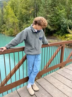 Guys Quarter Zip Outfit, Manly Men Aesthetic, Fall Style Men Casual, Mens Comfy Winter Outfits, Mens Colorado Outfit, Men’s Necklace Layering, Guys Fits Fall, Guy Granola Outfits, Highschool Fits For Guys