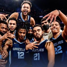 the grizzles are posing for a team photo