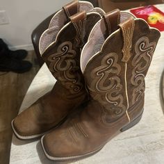 Used But In Great Condition. Please See Photos And Ask Questions Beautiful Square Tow Western Cowboy Cowgirl Boots Style 10006304 Square Toe Boots Cowgirl, Ariat Cowgirl Boots, Cowgirl Boots Square Toed, Square Toe Cowboy Boots, Summer Fashion Ideas, Ariat Shoes, Square Toe Boots, Boots Style, Cowboy Cowgirl