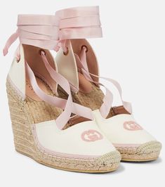 size 39G - according to Gucci size chart it is 9US Gucci Espadrille With Pink Ribbon GG Platform New in Box. Comes with dust bag Gucci Espadrilles, Beige Espadrilles, Pink Espadrilles, Denim Espadrilles, Casual Leather Shoes, Wedge Espadrilles, Ballet Fashion, Foto Ideas Instagram, Pink Beige