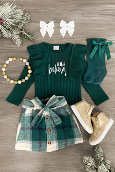 Flannel Skirt, Dress Sparkle, Trendy Christmas Outfits, Sweater Skirt Set, Green Long Sleeve Top, Kids Christmas Outfits, Green Flannel, Belt Top, Green Long Sleeve