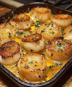 Chef Gordon Ramsay Recipes | Garlic Butter Baked Scallops | Facebook Scallop Ideas, Garlic Butter Scallops, Best Scallop Recipe, Scallops Recipes, Shrimp And Scallop Recipes, Fish Dishes Recipes, Gordon Ramsay Recipes, Shrimp Meals, Gordon Ramsey Recipes