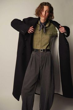 Adrogonus People, Nonbinary Formal Wear, Vogue Uk, Androgynous Fashion, Mode Inspo, 가을 패션, Mode Vintage, Character Outfits, Looks Vintage