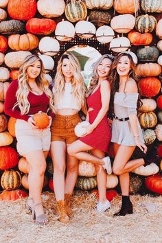 Lauren Riihimaki, Pumpkin Patch Photoshoot, Pumpkin Patch Pictures, Fall Photography, Bff Pictures, Friend Photoshoot