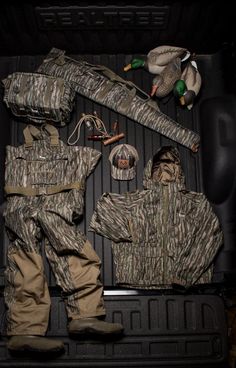 Hunting Gear Storage, Duck Hunting Blinds, Waterfowl Hunting Gear, Hunting Aesthetic, Duck Hunting Outfit, Duck Hunting Boat, Hunting Outfit, Bow Hunting Deer