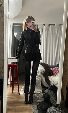 @bellaromic Amazon Aesthetic, Outfits Amazon, Outfits Female, Black Clothes, Skandinavian Fashion, Women Ideas, Chique Outfits, Women Skirt, Aesthetic Fall