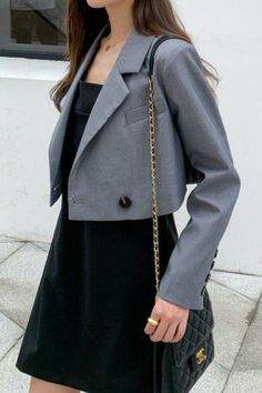 Outfit Korean Style, Crop Top Jacket, Streetwear Chic, Gray Blazer, Stylish Suit, Korean Casual Outfits, Elegant Office, Y2k Aesthetic Outfits, Korean Girl Fashion