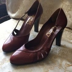 Vintage Maroon Color Strappy Heels Size 7, Never Worn, Given To Me Years Ago But Never Fit, Downsizing My Closet Alot, Notice Imperfections In Shoe. Feel Free To Make An Offer. Fast Shipping. Vintage Prom Shoes, 60s Shoes Women, 60s Heels, Maroon Heels, Pretty Formal Dresses, 60s Shoes, Classy Vibes, Visual Archive, Vacation Clothes