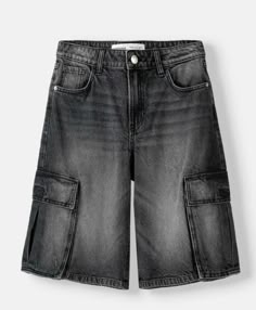 #clothes #style #grunge #y2k #y2kfashion #grungefashion #fashion #clothing #baggy #pants #baggypants #wide #widepants #wideshirt #baggyshirt #shirtgrunge #racer #racershirt #racerstyle Grunge Shorts, Baggy Outfit Ideas, Baggy Shirt, Y2k Shorts, Baggy Clothes, Baggy Shorts, Streetwear Outfits, Pullover Shirt, Short En Jean