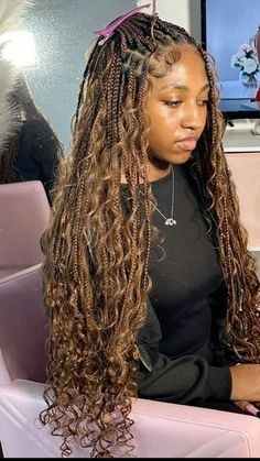 Coloured Braids Black Women, Different Color Goddess Braids, Cute Braid Colors For Black Women, Brown Braids Aesthetic, Brown Hair Braids Black Women, Ginger Hair With Braids, All Brown Braids, Ginger Braids Black Women Black Roots, Color 4 Braiding Hair