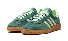 Shop Handball Spezial WMNS "Collegiate Green / Semi Green Spark" at Stadium Goods, the world's premier marketplace for authentic sneakers and streetwear. Fast shipping, easy returns. Jordan Dunk Low, Adidas Og, Adidas Handball Spezial, All Jordans, Sneakers Box, Adidas Handball, Kobe Shoes, Green Adidas, Ugg Classic Mini