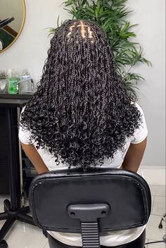 Long Bob Boho Braids, Long Boho Bob Knotless Braids, Bob Length Boho Braids, Knotless Braids Mid Back Length, Mid Back Boho Knotless Braids, Short Goddess Braids, Latest Hair Braids, Cabello Afro Natural