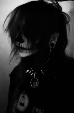 Gothic Pfp Male, Corpse Paint Men, Corpse Paint Ideas, Goth Guy Aesthetic, Corpse Paint Makeup, Goth Male, Corpse Paint, Creepy Makeup, Goth Guys