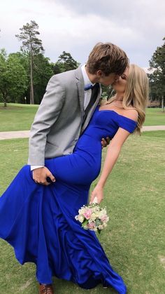 Royal Blue Prom Dresses Long, Royal Blue Satin Prom Dress, Royal Blue Formal Dresses, Halloween Costume Couple, Prom Dates, Blue Mermaid Prom Dress, Prom Pictures Couples, Royal Blue Prom, Prom Picture Poses