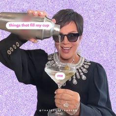 kris jenner The Kardashians Funny, Kardashians Funny, Y2k Aesthetic Wallpaper Pink, 2000s Aesthetic Wallpaper