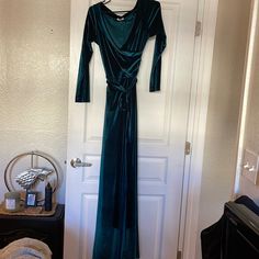 Brand New Handmade Velvet Dress. It’s A Size 4-6. The Length Is 45 In. From The Waist. It Is Absolutely Gorgeous And A Fantastic Quality. Never Worn I Ordered From A Designer Of Bridesmaid Dresses For My Brothers Wedding And It Ended Up Being Much Warmer Than We Thought. I Love This Dress. Brothers Wedding, Teal Color, Deep Teal, Teal Colors, Velvet Dress, Blue Green, Bridesmaid Dresses, Size 4, Maxi Dress